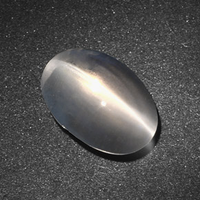 7.34カラットの天然スモークSillimanite Cat's Eye（13.8×9.4 mm・オーバルカット）