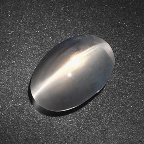 7.34カラットの天然スモークSillimanite Cat's Eye（13.8×9.4 mm・オーバルカット）