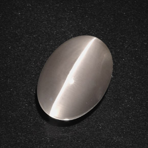 5.66カラットの天然スモークSillimanite Cat's Eye（11.7×8.4 mm・オーバルカット）