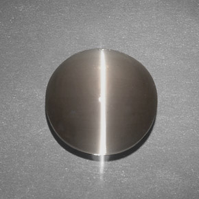 7.63カラットの天然ブラウンシリマナイトキャッツアイ、透明、透明/半透明