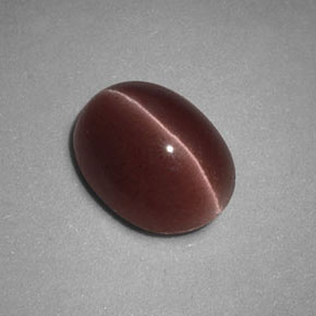1.98カラットの天然ブラウンSillimanite Cat's Eye（8.8×6.8 mm・オーバルカット）