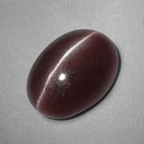 3.47カラットの天然ブラウンSillimanite Cat's Eye（11.8×8.5 mm・オーバルカット）
