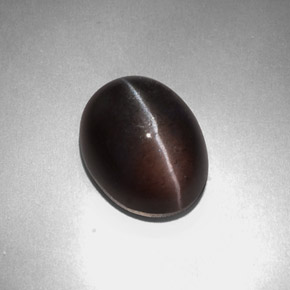 4.57カラットの天然灰色がかった茶Sillimanite Cat's Eye（11.3×8.9 mm・オーバルカット）
