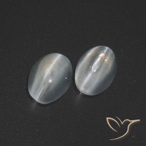 Shop natural 2.53ct クリアホワイト シリマナイトキャッツアイ gems, 楕円形, from マダガスカル at GemSelect. In stock, global shipping!