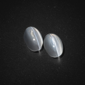 カラットの天然スモークSillimanite Cat's Eye（7.2×4.5 mm・オーバルカット）