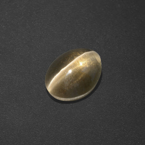 1.58カラットの天然緑がかった茶Sillimanite Cat's Eye（7.9×6.1 mm・オーバルカット）