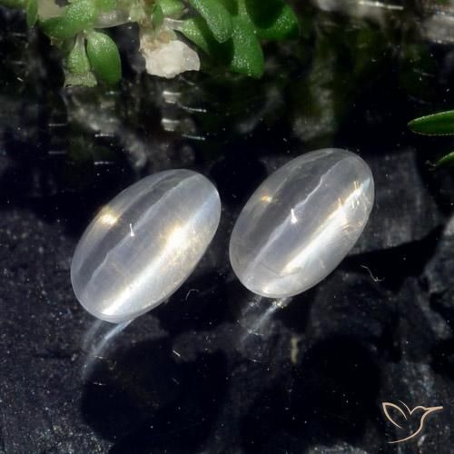 Shop natural 1.43ct クリアホワイト シリマナイトキャッツアイ gems, 楕円形, from マダガスカル at GemSelect. In stock, global shipping!