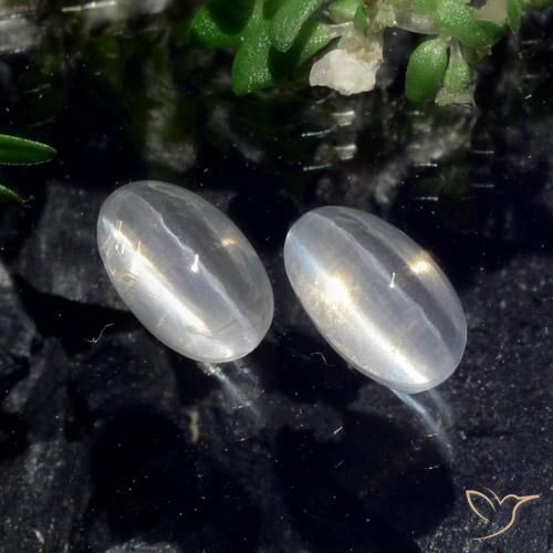 Shop natural 1.43ct クリアホワイト シリマナイトキャッツアイ gems, 楕円形, from マダガスカル at GemSelect. In stock, global shipping!