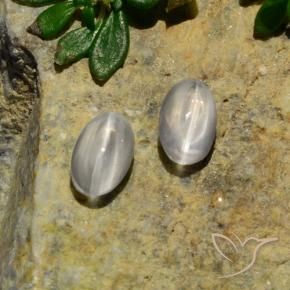 Shop natural 1.37ct ホワイト シリマナイトキャッツアイ gems, 楕円形, from マダガスカル at GemSelect. In stock, global shipping!