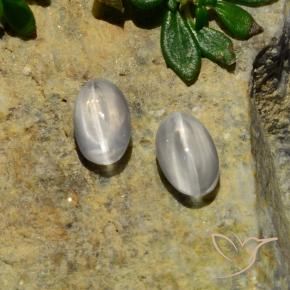 Shop natural 1.37ct ホワイト シリマナイトキャッツアイ gems, 楕円形, from マダガスカル at GemSelect. In stock, global shipping!
