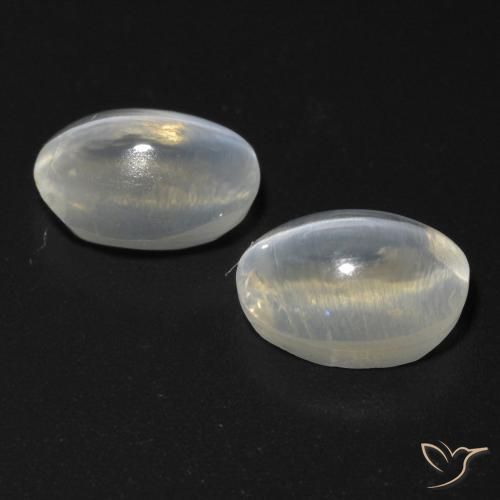 Shop natural 2.33ct ホワイト シリマナイトキャッツアイ gems, 楕円形, from マダガスカル at GemSelect. In stock, global shipping!