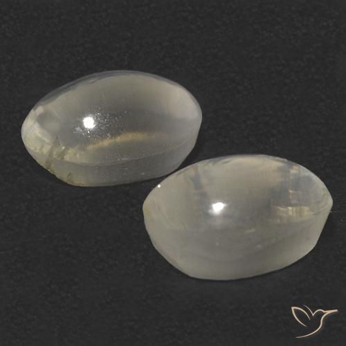 Shop natural 2.78ct ウォームホワイト シリマナイトキャッツアイ gems, 楕円形, from マダガスカル at GemSelect. In stock, global shipping!
