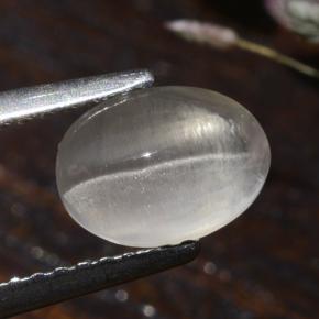 1.73カラットの天然スモークシリマナイトキャッツアイ、オーバルカット、透明