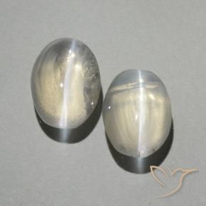 Shop natural 2.02ct ウォームホワイト シリマナイトキャッツアイ gems, 楕円形, from マダガスカル at GemSelect. In stock, global shipping!