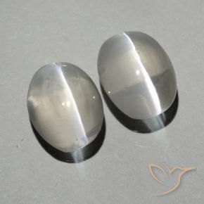 Shop natural 1.99ct ウォームホワイト シリマナイトキャッツアイ gems, 楕円形, from マダガスカル at GemSelect. In stock, global shipping!