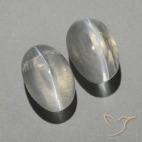 Shop natural 2.15ct ウォームホワイト シリマナイトキャッツアイ gems, 楕円形, from マダガスカル at GemSelect. In stock, global shipping!