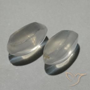 Shop natural 1.80ct ウォームホワイト シリマナイトキャッツアイ gems, 楕円形, from マダガスカル at GemSelect. In stock, global shipping!