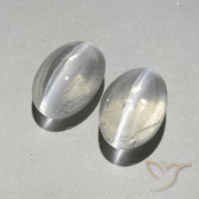 Shop natural 1.89ct ウォームホワイト シリマナイトキャッツアイ gems, 楕円形, from マダガスカル at GemSelect. In stock, global shipping!
