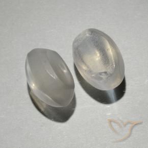 Shop natural 2.25ct ウォームホワイト シリマナイトキャッツアイ gems, 楕円形, from マダガスカル at GemSelect. In stock, global shipping!