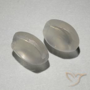 Shop natural 2.10ct ウォームホワイト シリマナイトキャッツアイ gems, 楕円形, from マダガスカル at GemSelect. In stock, global shipping!