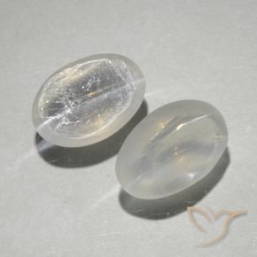 Shop natural 2.00ct ホワイト シリマナイトキャッツアイ gems, 楕円形, from マダガスカル at GemSelect. In stock, global shipping!