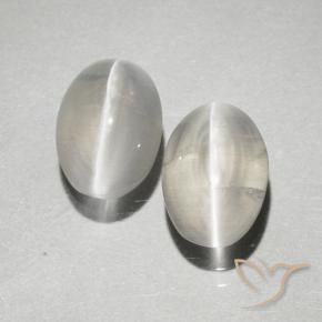 Shop natural 2.32ct ウォームホワイト シリマナイトキャッツアイ gems, 楕円形, from マダガスカル at GemSelect. In stock, global shipping!