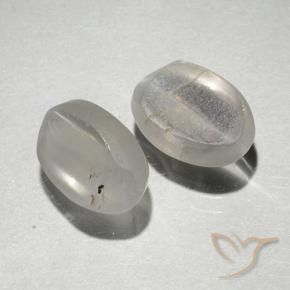 Shop natural 2.32ct ウォームホワイト シリマナイトキャッツアイ gems, 楕円形, from マダガスカル at GemSelect. In stock, global shipping!