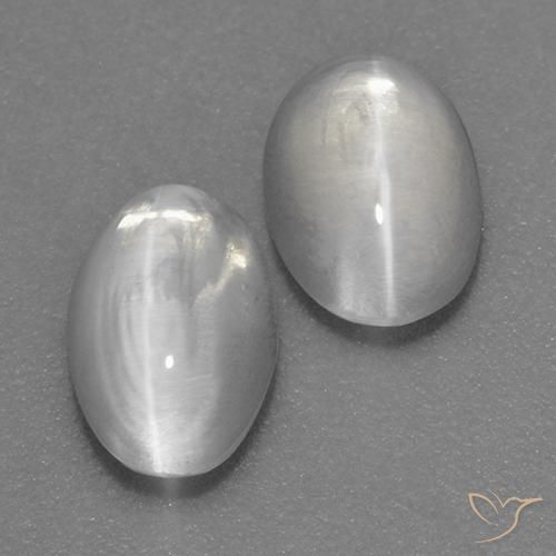 Shop natural 2.08ct ホワイト シリマナイトキャッツアイ gems, 楕円形, from マダガスカル at GemSelect. In stock, global shipping!