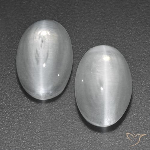 Shop natural 2.41ct ホワイト シリマナイトキャッツアイ gems, 楕円形, from マダガスカル at GemSelect. In stock, global shipping!