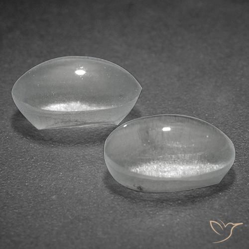 Shop natural 2.41ct ホワイト シリマナイトキャッツアイ gems, 楕円形, from マダガスカル at GemSelect. In stock, global shipping!