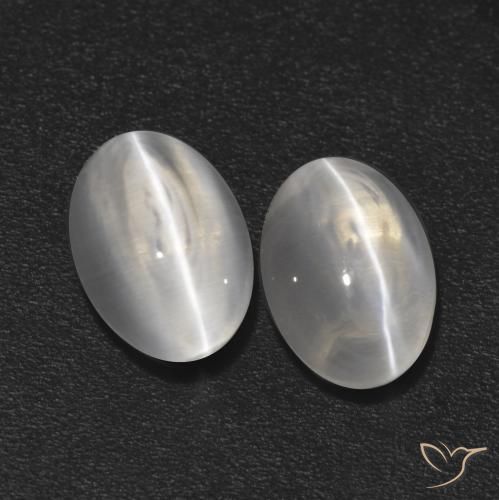 Shop natural 2.20ct クリアホワイト シリマナイトキャッツアイ gems, 楕円形, from マダガスカル at GemSelect. In stock, global shipping!