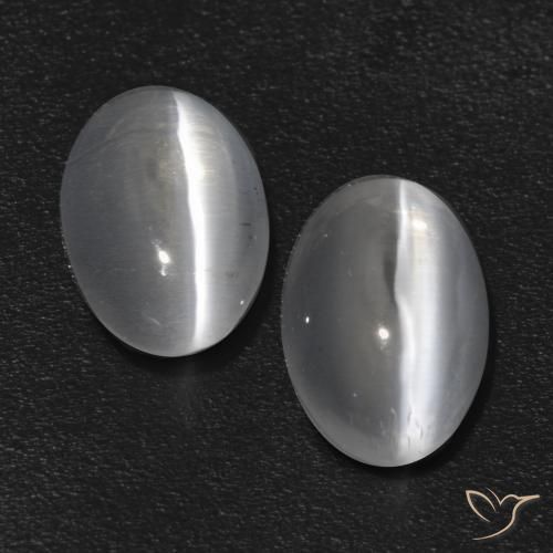 Shop natural 1.37ct クリアホワイト シリマナイトキャッツアイ gems, 楕円形, from マダガスカル at GemSelect. In stock, global shipping!
