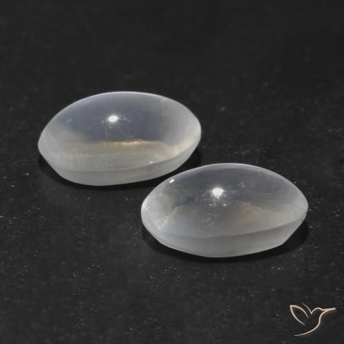 Shop natural 1.37ct クリアホワイト シリマナイトキャッツアイ gems, 楕円形, from マダガスカル at GemSelect. In stock, global shipping!