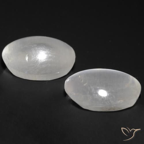 Shop natural 1.67ct ホワイト シリマナイトキャッツアイ gems, 楕円形, from マダガスカル at GemSelect. In stock, global shipping!