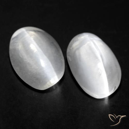 Shop natural 2.46ct ホワイト シリマナイトキャッツアイ gems, 楕円形, from マダガスカル at GemSelect. In stock, global shipping!