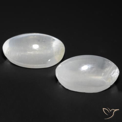 Shop natural 2.46ct ホワイト シリマナイトキャッツアイ gems, 楕円形, from マダガスカル at GemSelect. In stock, global shipping!