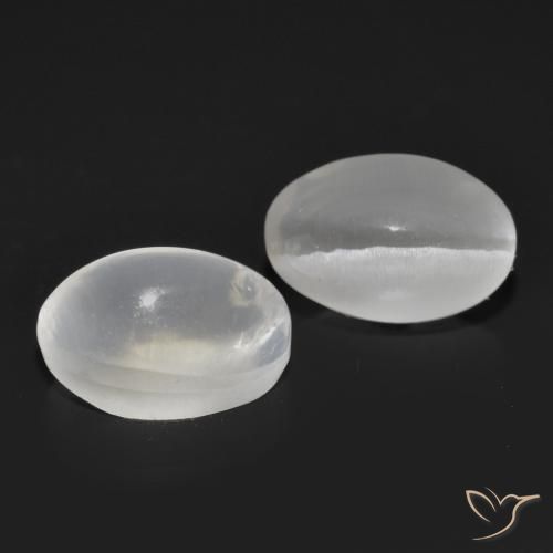 Shop natural 2.43ct ホワイト シリマナイトキャッツアイ gems, 楕円形, from マダガスカル at GemSelect. In stock, global shipping!