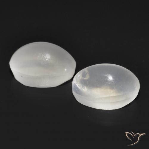 Shop natural 2.43ct ホワイト シリマナイトキャッツアイ gems, 楕円形, from マダガスカル at GemSelect. In stock, global shipping!