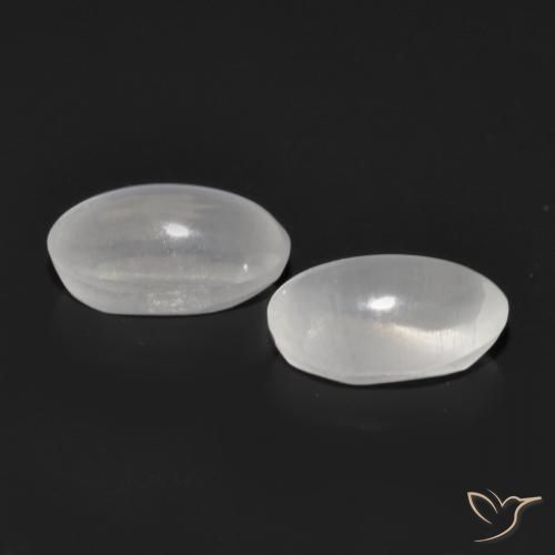 Shop natural 1.36ct ホワイト シリマナイトキャッツアイ gems, 楕円形, from マダガスカル at GemSelect. In stock, global shipping!