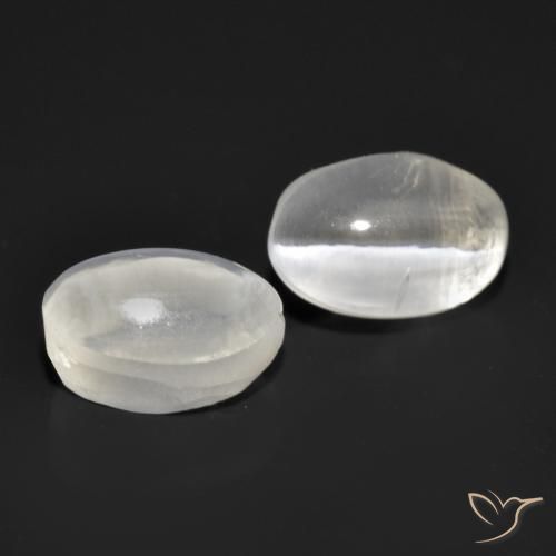 Shop natural 2.32ct ホワイト シリマナイトキャッツアイ gems, 楕円形, from マダガスカル at GemSelect. In stock, global shipping!