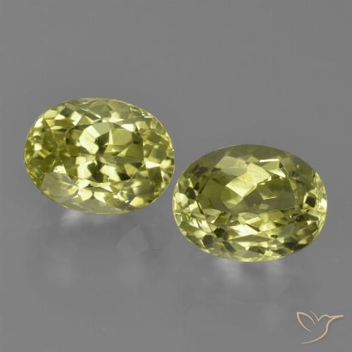 自然派の商品を探す 3.33ct 緑ががかったイエロー シリマナイト 宝石, オーバルカット, スリランカ からGemSelectで. 在庫あり、世界各国へ発送!