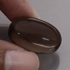 31.15カラットの天然スモーキーブラウンスモーキークォーツ（23.7×15.8 mm・透明）