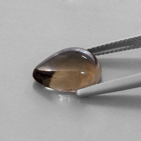 4.55カラットの天然スモーキーブラウンスモーキークォーツ（12.9×9.2 mm・洋梨の形）