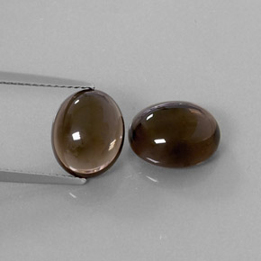 カラットの天然スモーキーブラウンスモーキークォーツ（10.8×8.8 mm・オーバルカット）