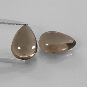 カラットの天然スモーキーブラウンスモーキークォーツ（9.7×7.1 mm・洋梨の形）