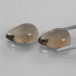 カラットの天然スモーキーブラウンスモーキークォーツ（10×7.1 mm・洋梨の形）