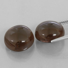 カラットの天然スモーキーブラウンスモーキークォーツ（13.13 mm・透明）