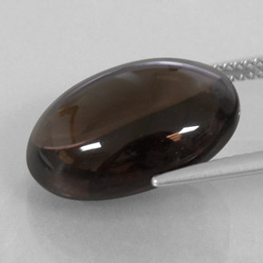 11.90カラットの天然スモーキーブラウンスモーキークォーツ（17.7×13 mm・オーバルカット）