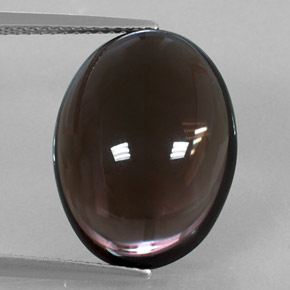 11.87カラットの天然スモーキーブラウンスモーキークォーツ（17.4×13.1 mm・オーバルカット）