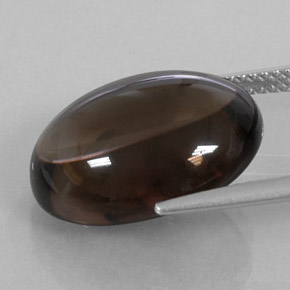 11.87カラットの天然スモーキーブラウンスモーキークォーツ（17.4×13.1 mm・オーバルカット）